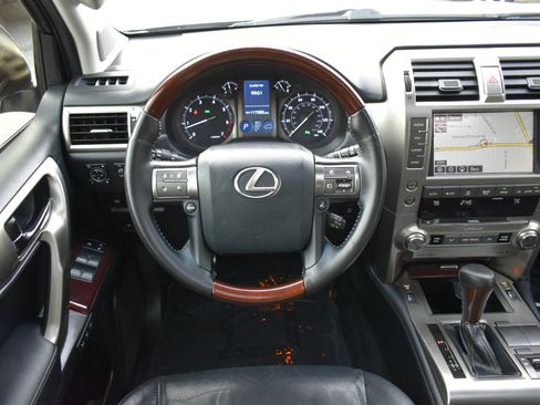 Used 2015 Lexus GX 460 image 12