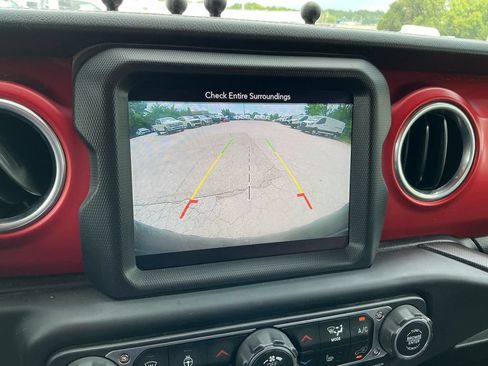 Used 2018 Jeep Wrangler Unlimited Rubicon AWD/4WD image 24