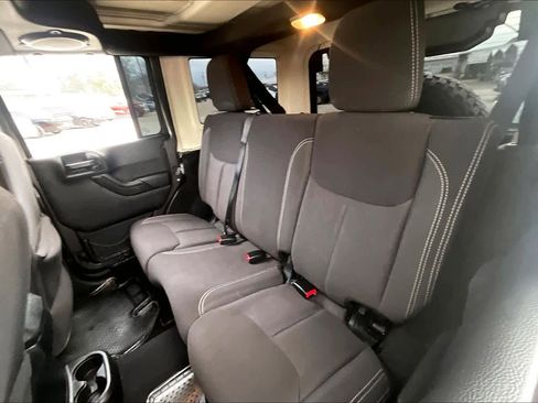 Used 2014 Jeep Wrangler Unlimited Sahara w/ Connectivity Group image 21