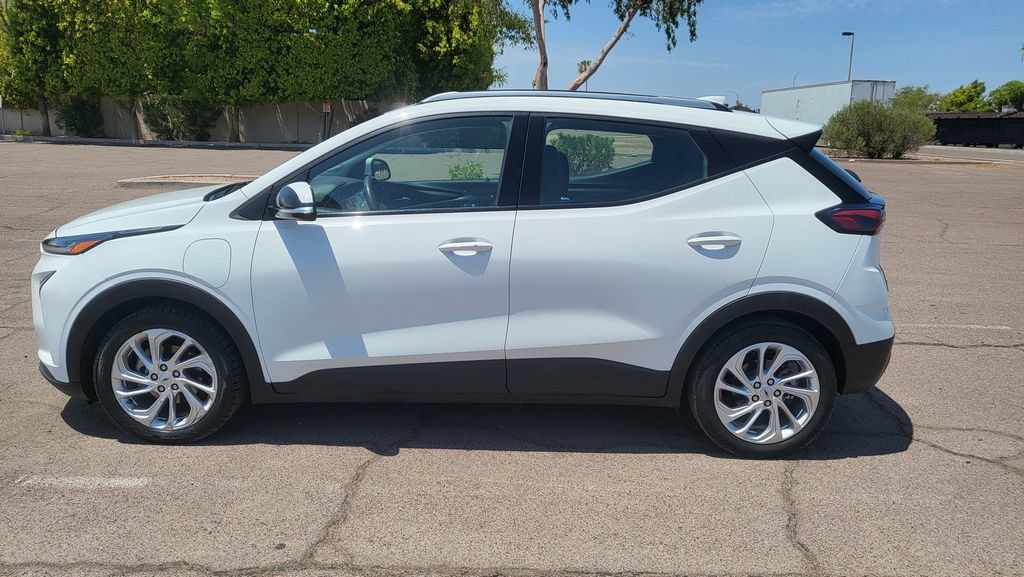 Used 2023 Chevrolet Bolt EUV LT FWD image 7