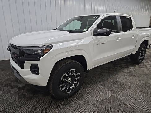 Used 2025 Chevrolet Colorado Z71 AWD/4WD image 8