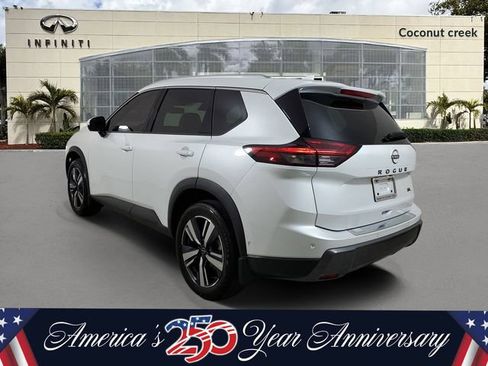 Used 2024 Nissan Rogue SL FWD image 4