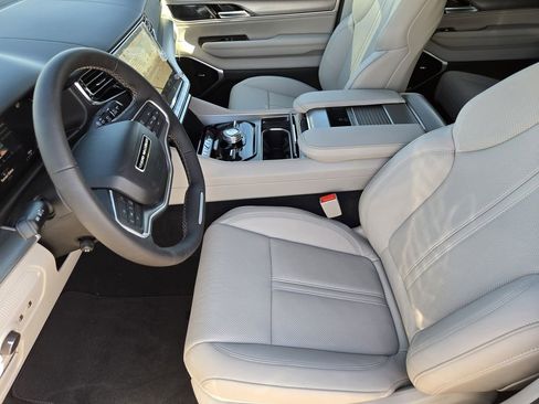 New 2026 Jeep Grand Wagoneer L Limited AWD/4WD image 7