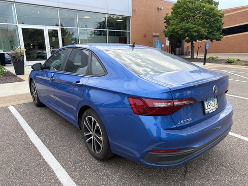Used 2023 Volkswagen Jetta Sport FWD image 4