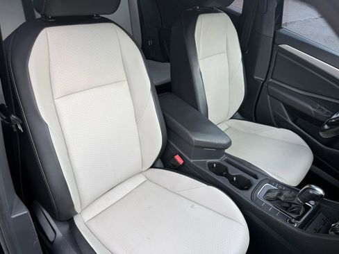 Used 2019 Volkswagen Jetta R-Line w/ R-Line Cold Weather Package FWD image 9