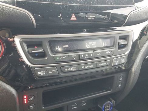 Used 2025 Honda Passport Black Edition image 24