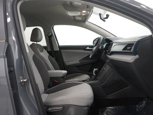 Used 2022 Volkswagen Taos SE image 11