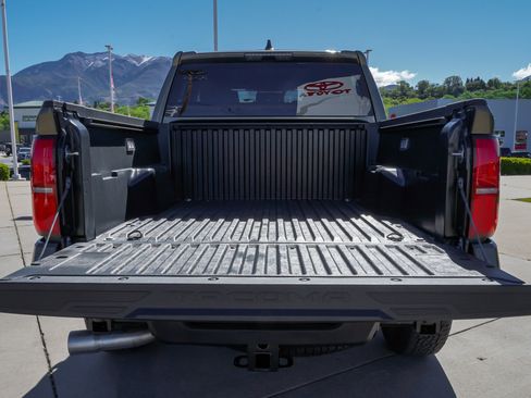 Certified 2026 Toyota Tacoma TRD Off-Road AWD/4WD image 14