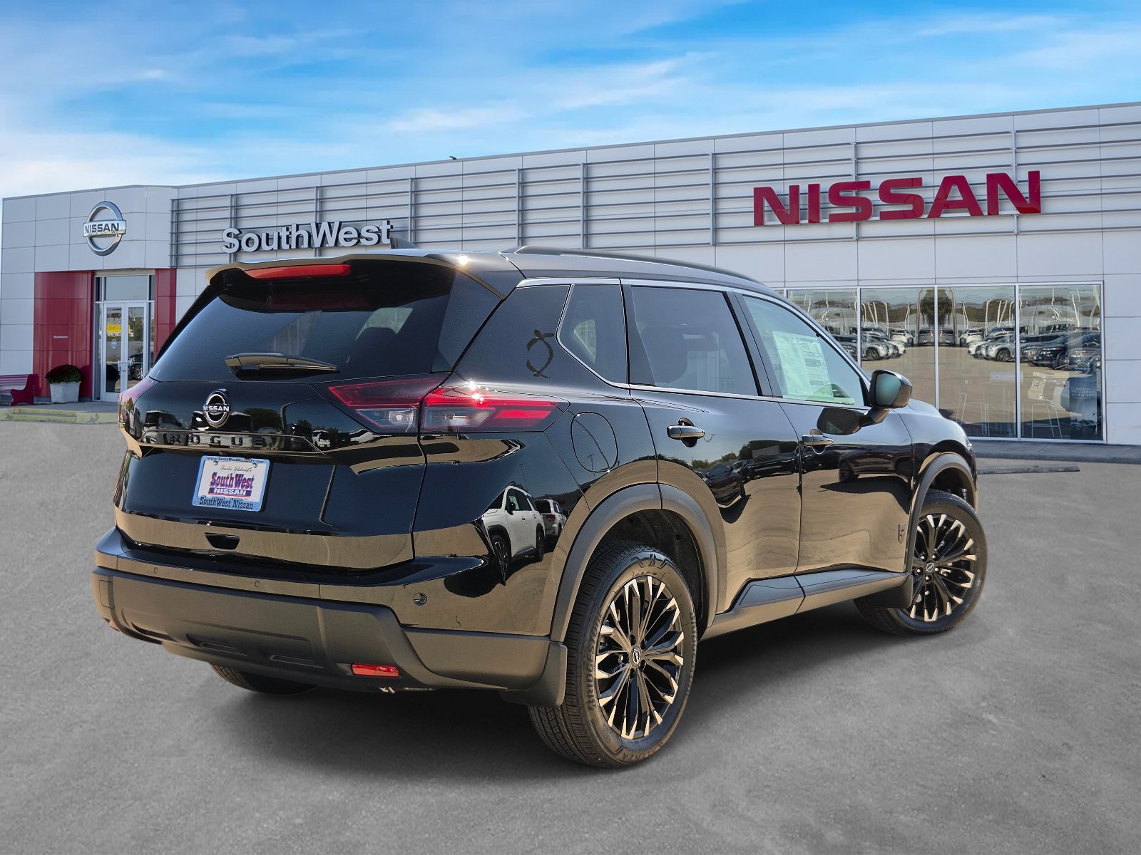 New 2026 Nissan Rogue Dark Armor FWD image 5