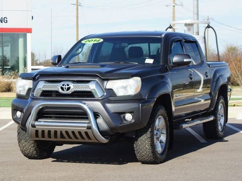 Used 2014 Toyota Tacoma PreRunner image 20