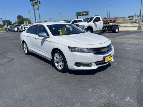Used 2014 Chevrolet Impala LT w/ Convenience Package FWD image 2