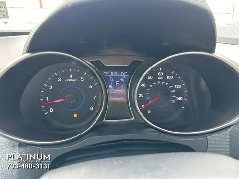 Used 2015 Hyundai Veloster FWD image 9