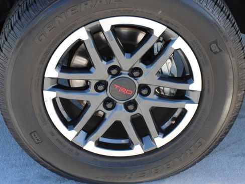 Used 2024 Toyota Tacoma TRD Sport image 10