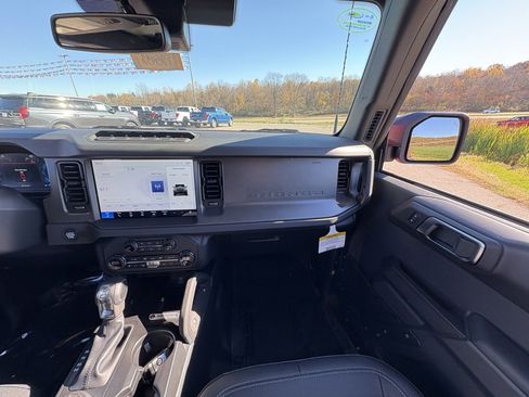New 2025 Ford Bronco Badlands image 34
