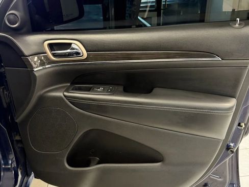 Used 2016 Jeep Grand Cherokee Overland image 18