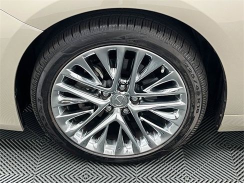 Used 2016 Lexus ES 350 w/ Luxury Package w/Wood Trim image 23