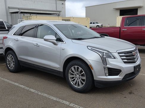 Used 2018 Cadillac XT5 Luxury image 3
