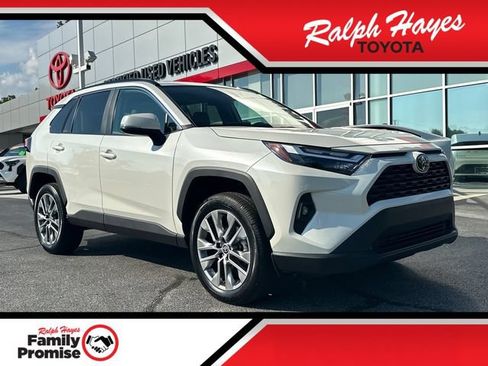 Used 2022 Toyota RAV4 XLE Premium FWD image 1