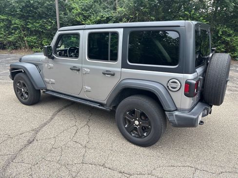 Used 2018 Jeep Wrangler Unlimited Sport S AWD/4WD image 6