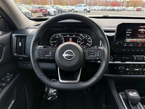 Certified 2024 Nissan Pathfinder SL AWD/4WD image 17