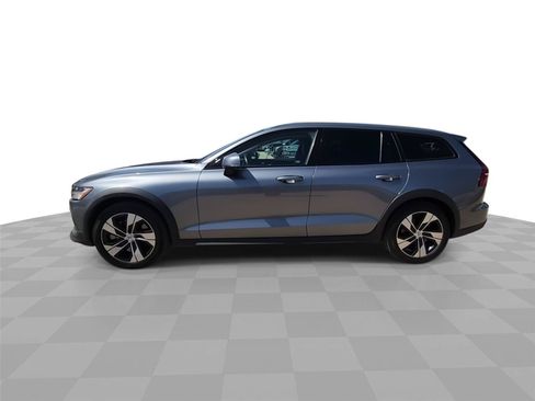 Used 2020 Volvo V60 T5 Cross Country AWD/4WD image 5