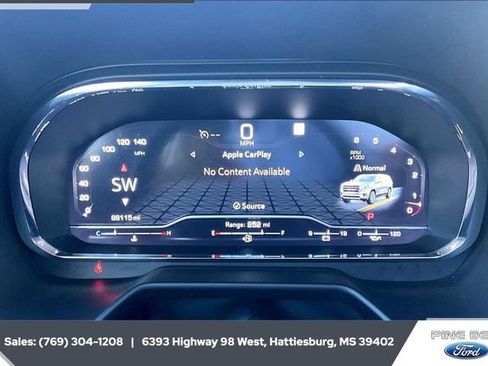 Used 2022 GMC Yukon SLT w/ SLT Luxury Package image 14