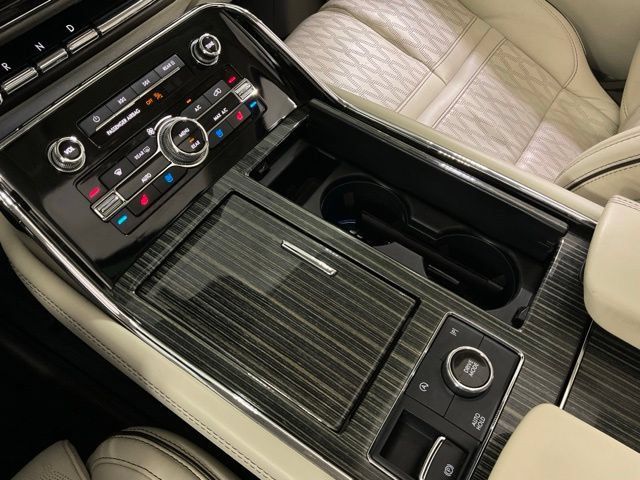Used 2022 Lincoln Navigator L Black Label AWD/4WD image 17