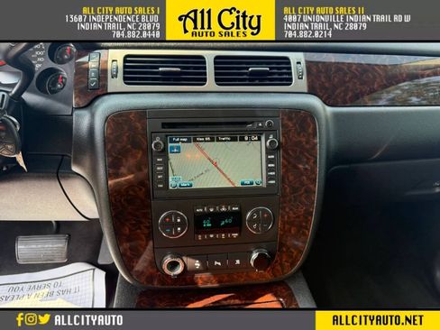 Used 2009 GMC Yukon XL Denali RWD image 34
