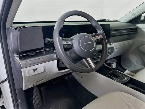 Used 2024 Hyundai Kona SEL image 9