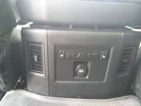 Used 2016 RAM 2500 Laramie w/ Convenience Group AWD/4WD image 9