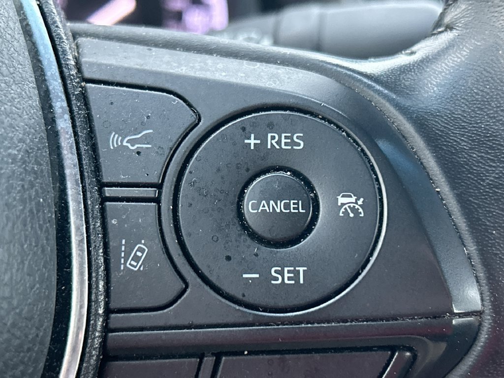 Used 2019 Toyota Camry SE FWD image 18