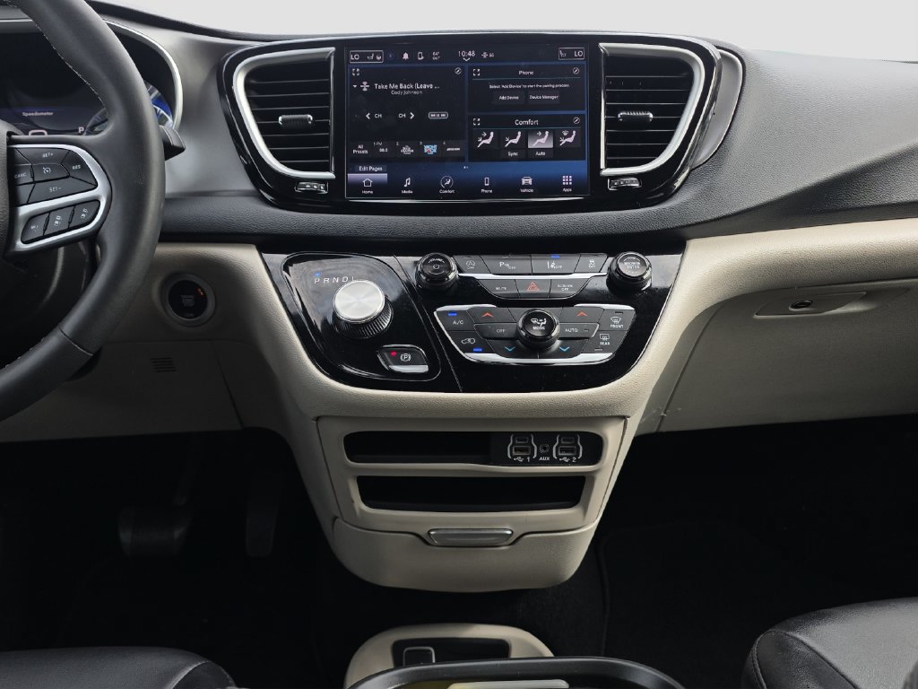 Used 2024 Chrysler Pacifica Touring-L FWD image 14