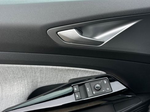 New 2026 Volkswagen ID.4 Pro AWD/4WD image 11
