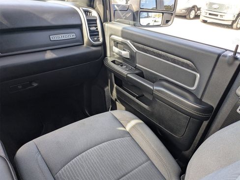Used 2024 RAM 2500 Big Horn image 17