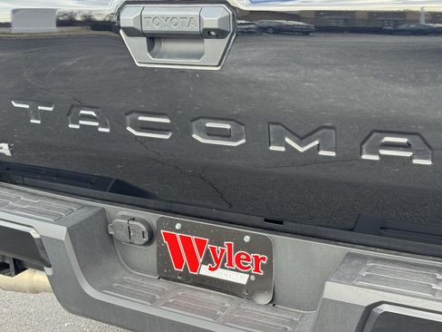 Used 2025 Toyota Tacoma SR5 image 43