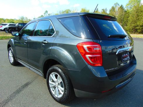 Used 2017 Chevrolet Equinox LS AWD/4WD image 28