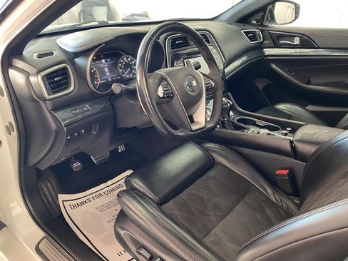 Used 2019 Nissan Maxima SR w/ Premium Package FWD image 19