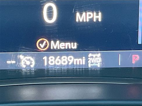 Used 2023 GMC Acadia SLT image 12