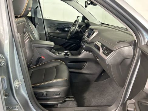 Used 2023 GMC Terrain AT4 image 29