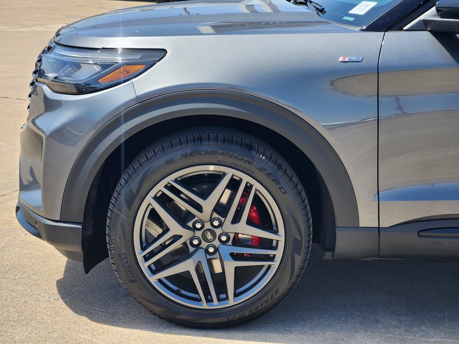 New 2026 Ford Explorer ST-Line w/ ST-Line Street Pack RWD image 6