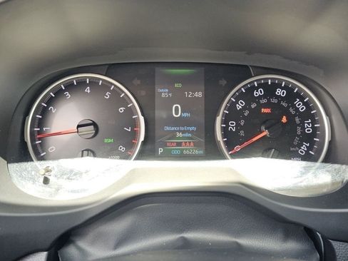 Used 2022 Toyota RAV4 XLE Premium AWD/4WD image 31