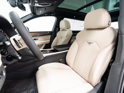 Certified 2024 Bentley Bentayga Extended Wheelbase image 16
