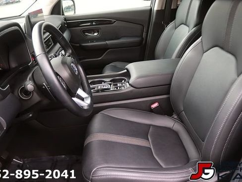 Used 2025 Honda Pilot EX-L image 13