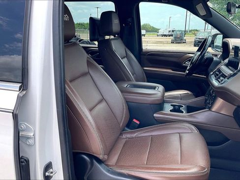 Used 2021 Chevrolet Tahoe High Country w/ Premium Package RWD image 30