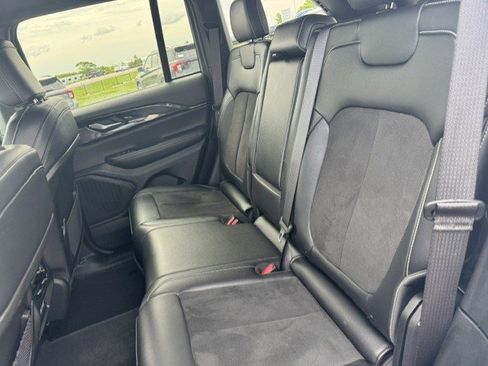 Used 2023 Jeep Grand Cherokee Altitude AWD/4WD image 27