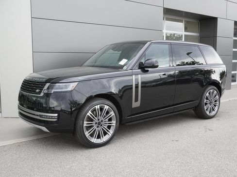 New 2026 Land Rover Range Rover Long Wheelbase SE AWD/4WD image 3