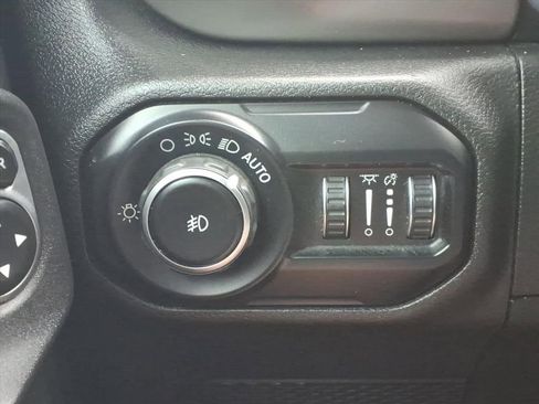 Used 2018 Jeep Wrangler Unlimited Sport S AWD/4WD image 20