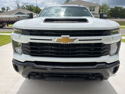 Used 2024 Chevrolet Silverado 2500 Custom w/ Custom Convenience Package AWD/4WD image 2