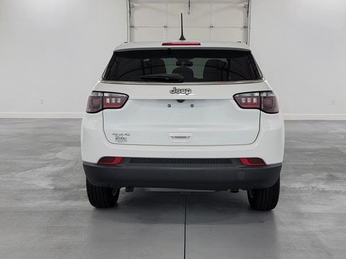 Used 2023 Jeep Compass Sport AWD/4WD image 7