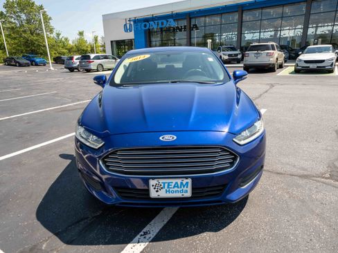 Used 2014 Ford Fusion SE FWD image 2